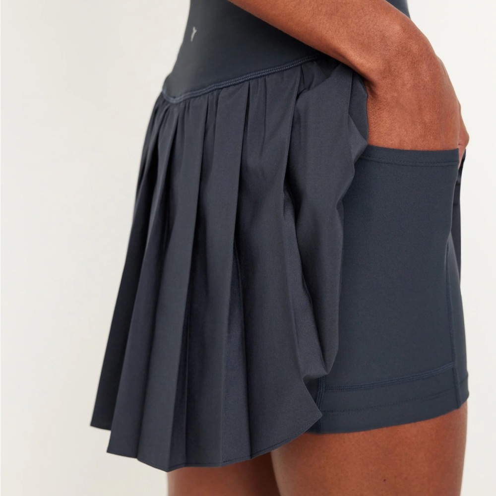 Black High-Waisted Pleated Skort -Medium